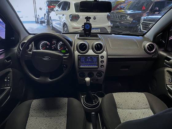 FORD FIESTA 1.6 MPI CLASS HATCH 8V FLEX 4P MANUAL